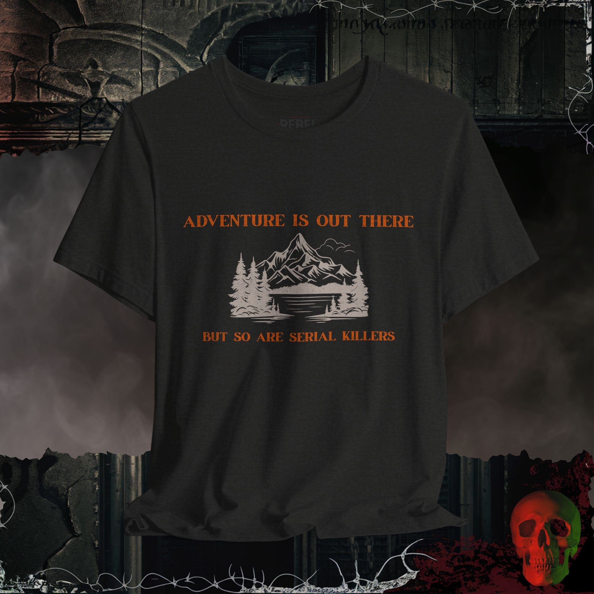 T-Shirt Black Heather / S Adventure Awaits Tee