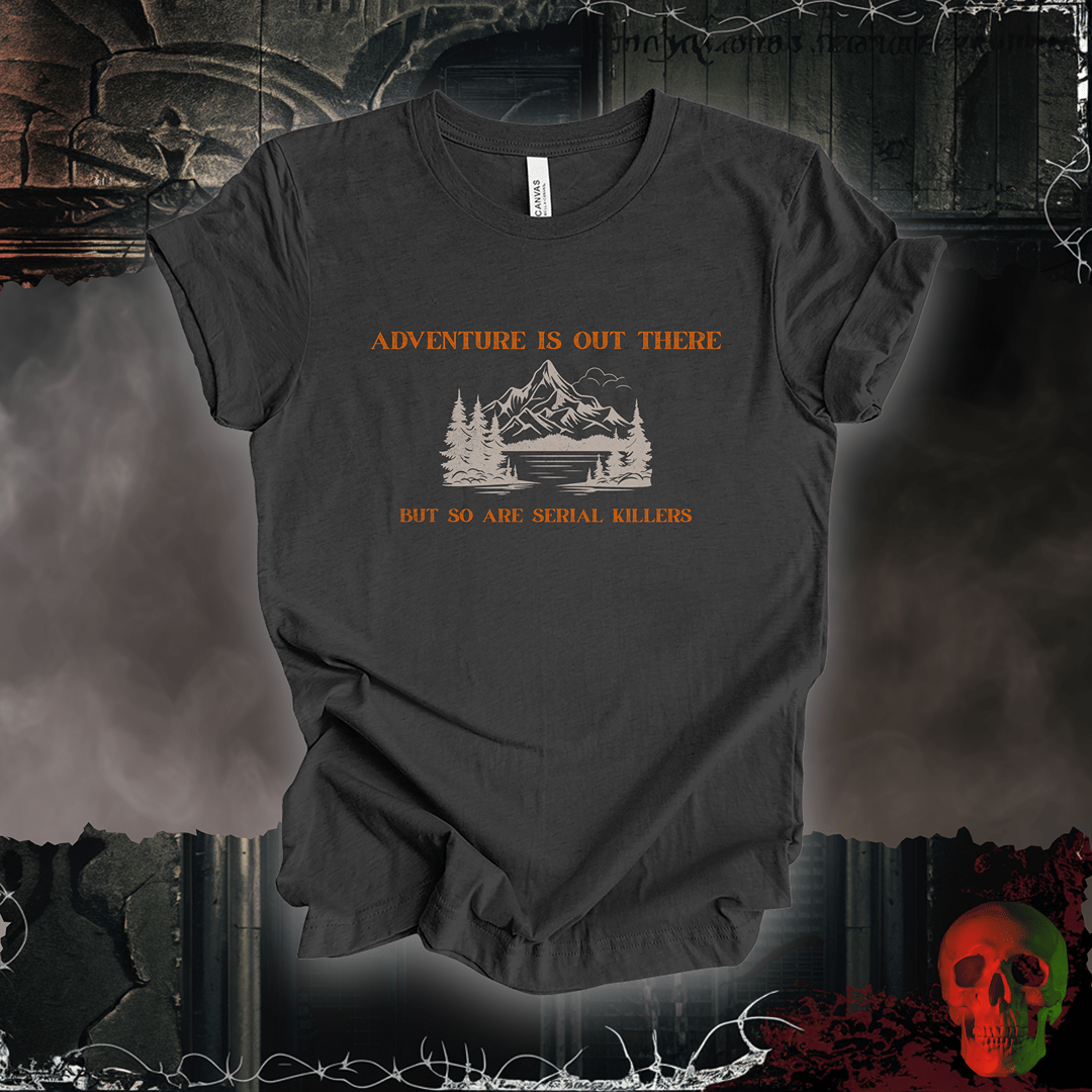 T-Shirt Dark Grey Heather / S Adventure Awaits Tee