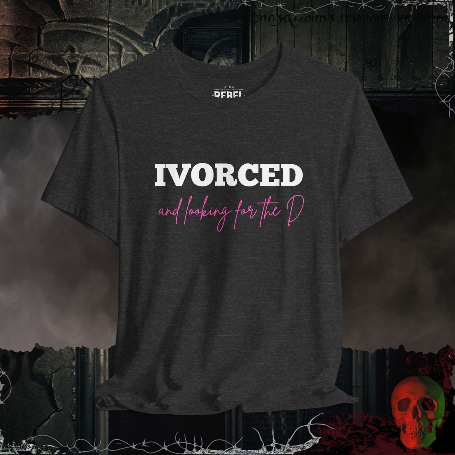 T-Shirt Dark Grey Heather / S Divorced but Looking