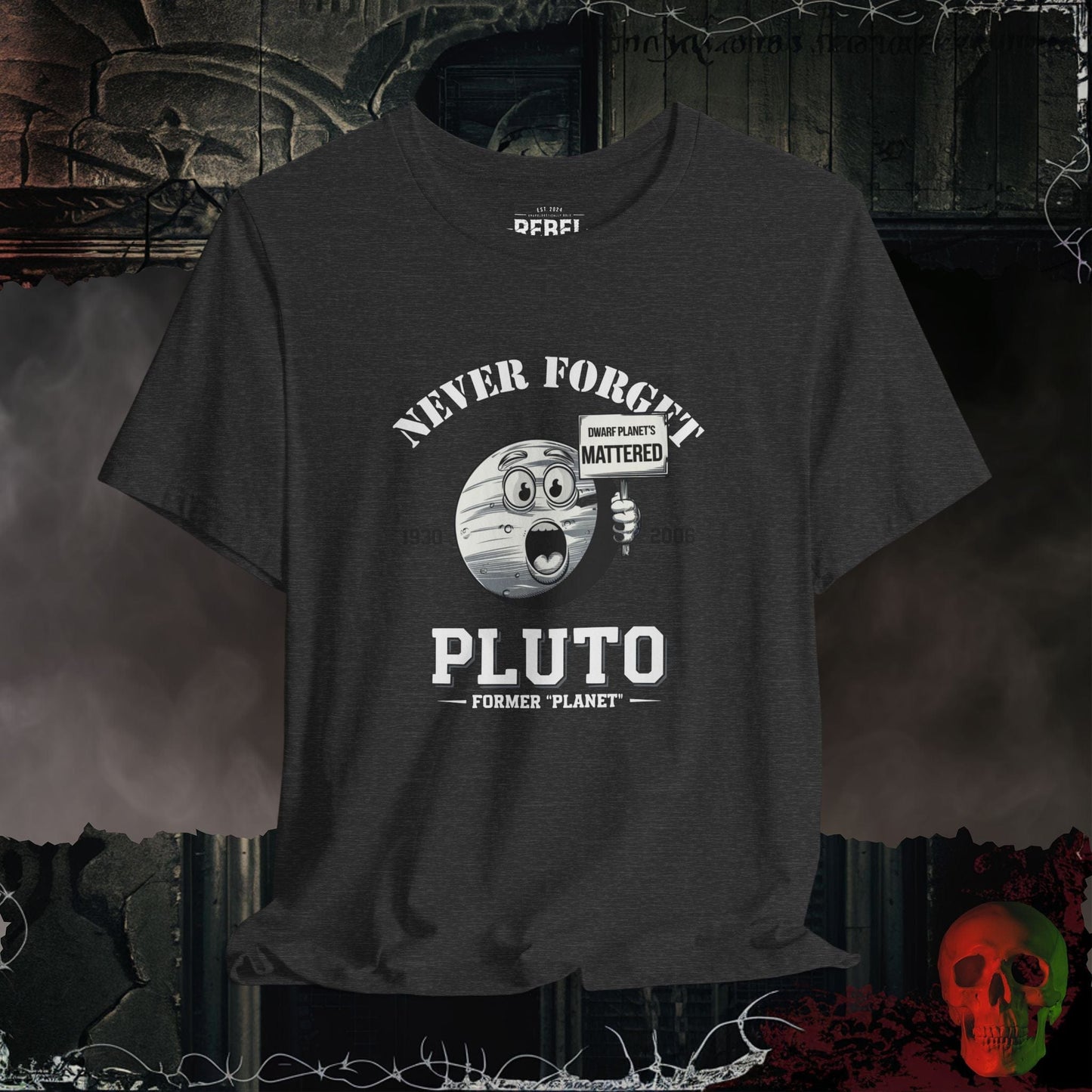 T-Shirt Dark Grey Heather / S Never Forget Pluto Tee