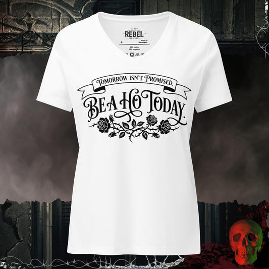 V-Neck Solid White Blend / S Be a Ho Today Relaxed V-Neck